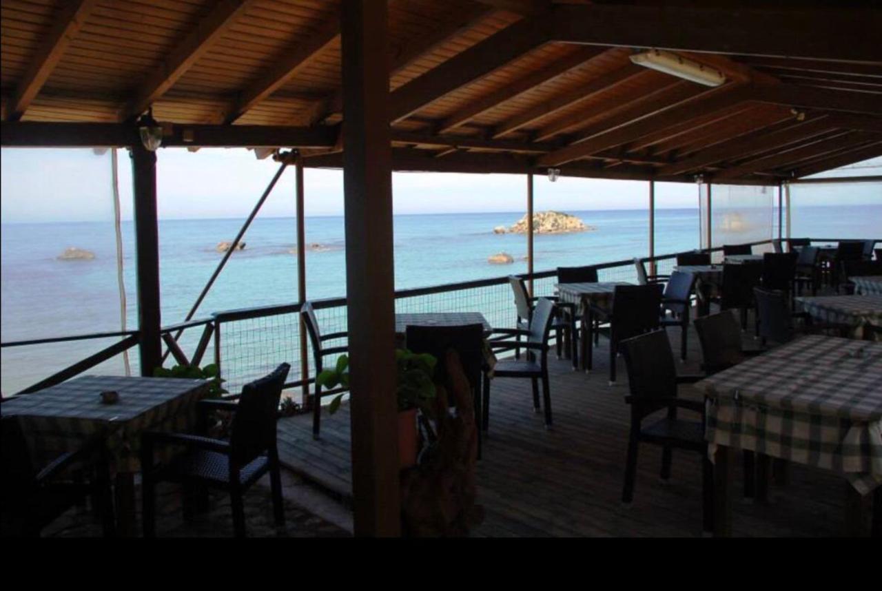 Stefanias Appartments Agios Matthaios  Exterior photo